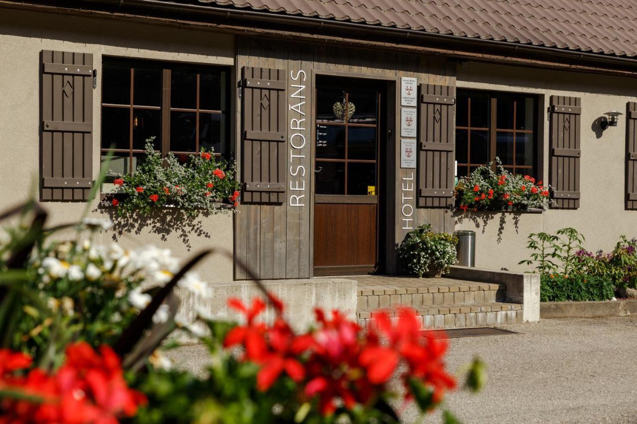 Plavas Hotel Ainaži Exterior foto